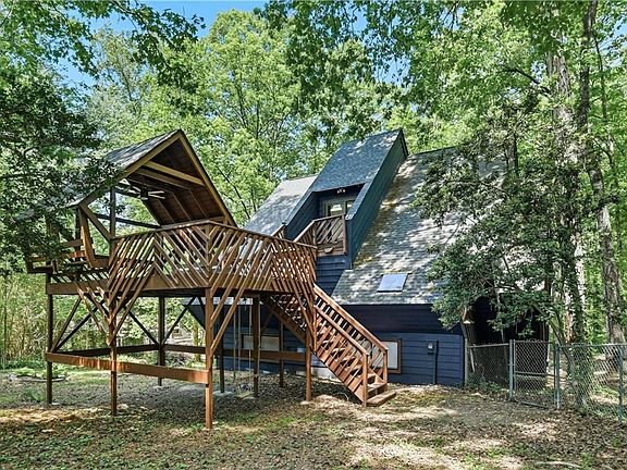 43rd image of 2965 Pond View Ct