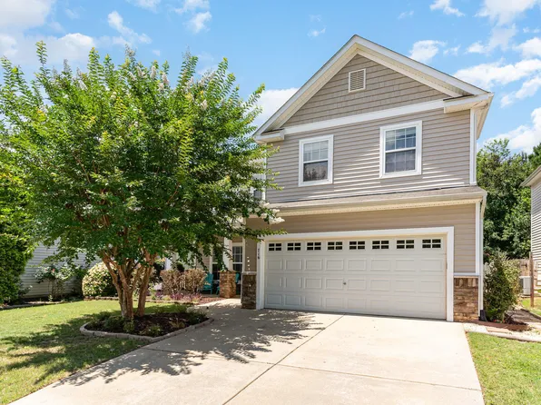 716 Wellspring Dr, Holly Springs, NC 27540