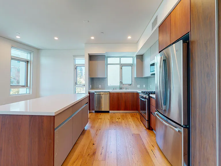 938 S Orange Grove Ave #201 — Photo 4