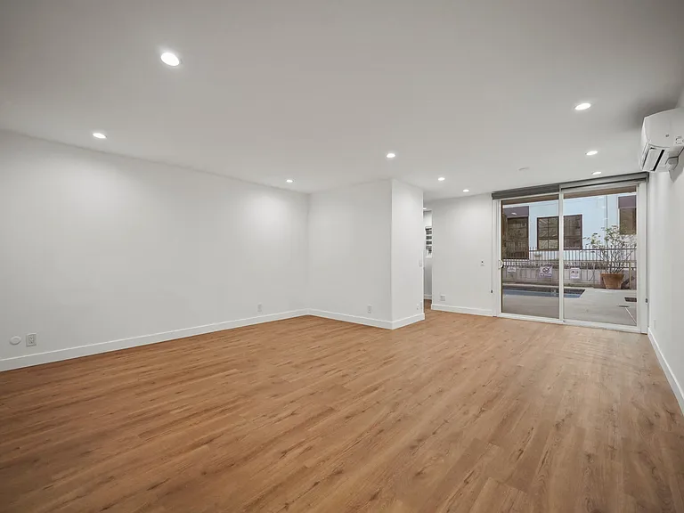 Blackburn Beverly by Wiseman — Photo 90