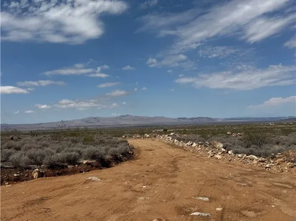 12 N Magnolia Dr, Dolan Springs, AZ 86441