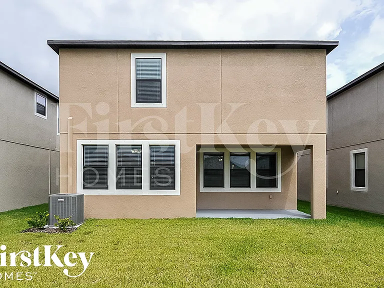 9823 Ivory Dr — Photo 16