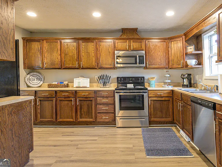 196 Etowah Dr — Photo 10