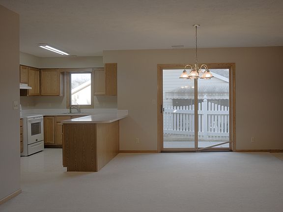 4th image of 8308 Karl Ridge Rd