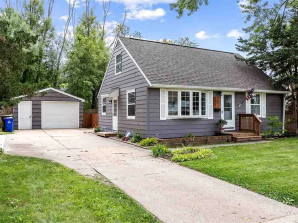 2843 13th Ave SE, Cedar Rapids, IA 52403