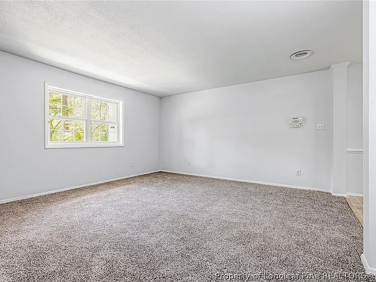 2326 Barrington Cir — Photo 11