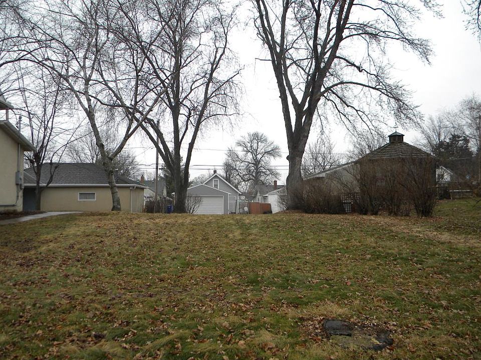 1st image of 1857 Ivy Ave E
