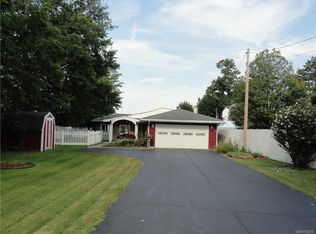 7380 Beechwood Rd, Derby, NY 14047