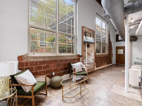 600 College St Unit 113, Hapeville, GA 30354