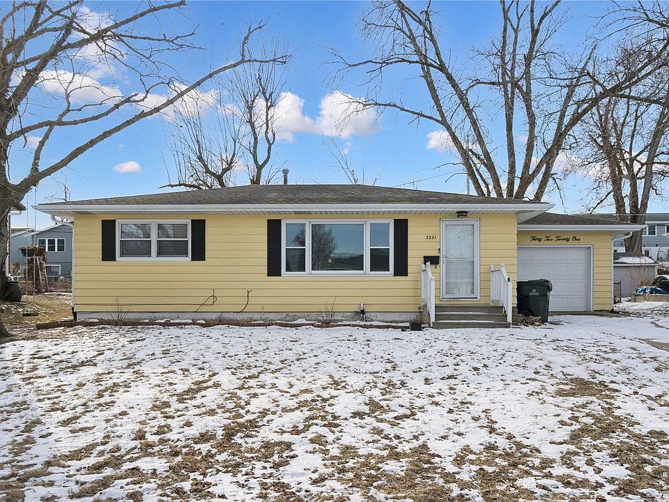 1st image of 3221 Sue Ln NW