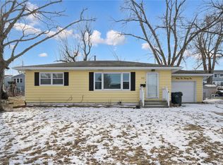 3221 Sue Ln NW, Cedar Rapids, IA 52405