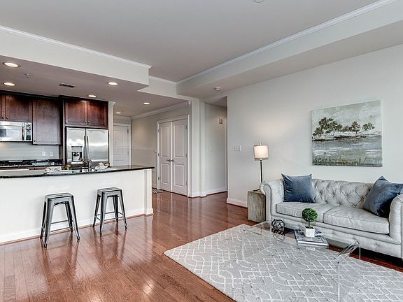 High ceilings and lots of daylight!