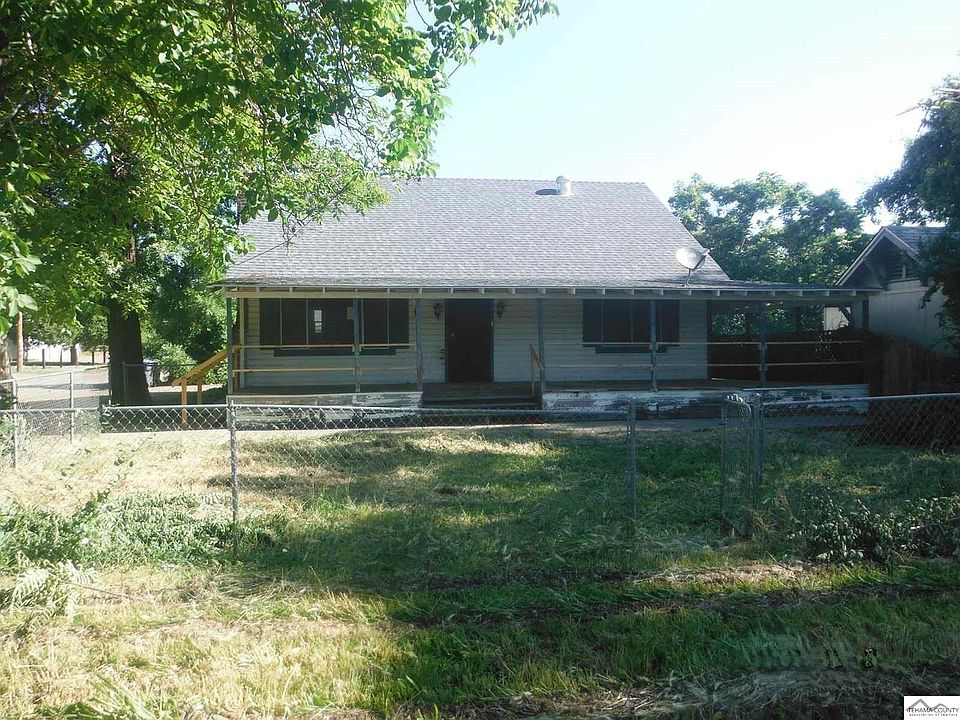 1st image of 25182 N Center St