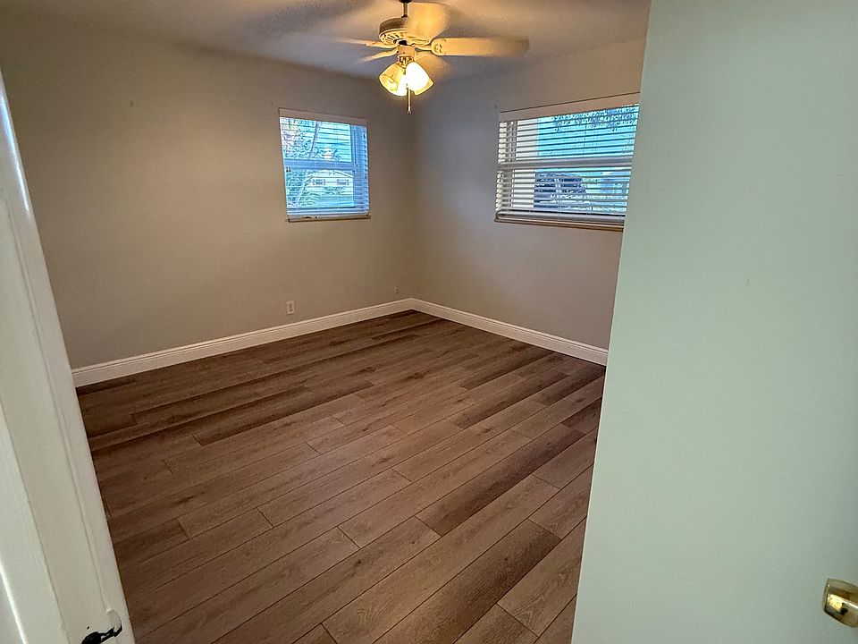 2nd image of 5 Robalo Ct