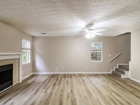 5th image of 4385 Bradley Dr