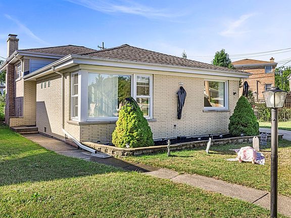 3rd image of 7811 W Lill Ct