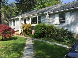 81 Dean Rd, Mendham, NJ 07945