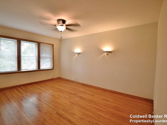 2nd image of 3108 W Walton St APT 1A