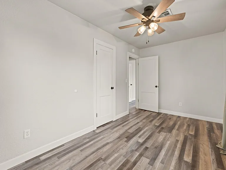 403 N Baumann Ave — Photo 19
