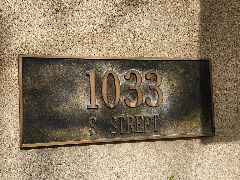 1033 S St #6 — Photo 30