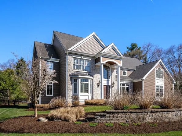 52 Brook St, Raynham, MA 02767