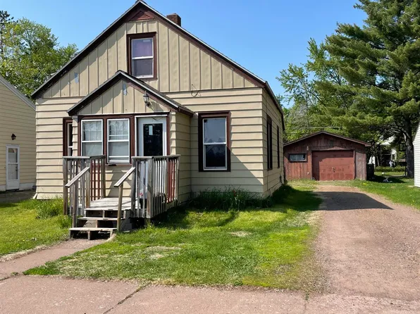 121 7th St, Moose Lake, MN 55767