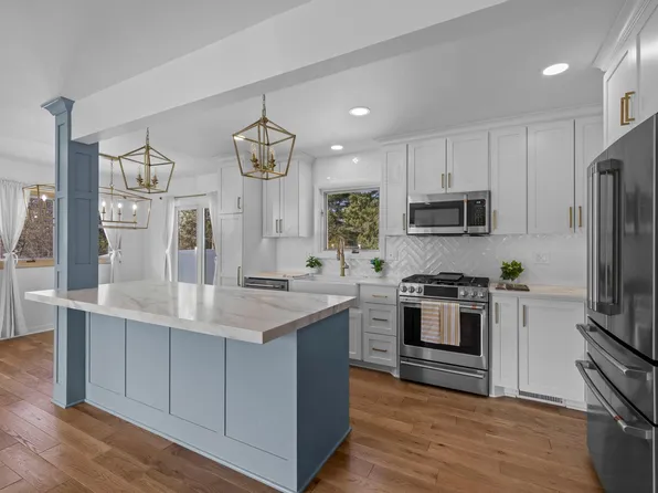 3645 Robinwood Ter, Minnetonka, MN 55305