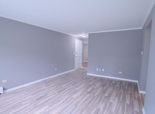 1327 E Prairie Ave #303417848, Des Plaines, IL 60016