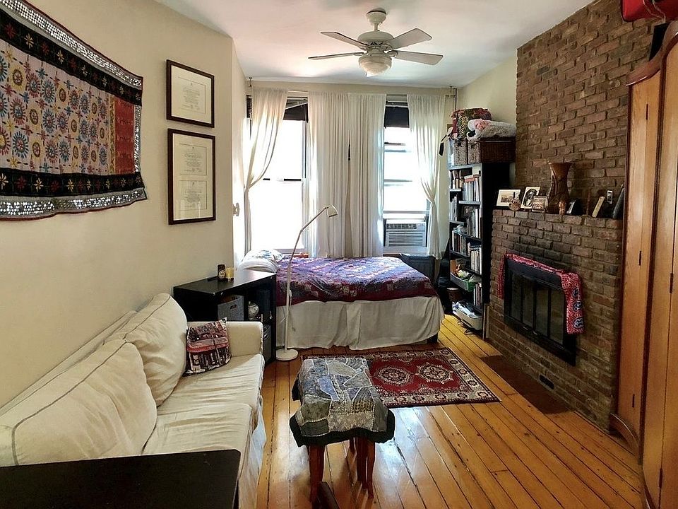 1st image of 24 Cornelia St APT 8