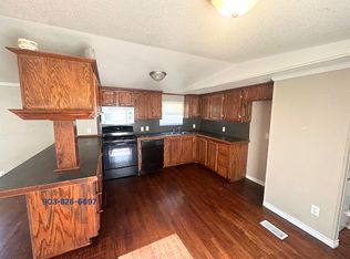 131 Davis Ln, Hooks, TX 75561