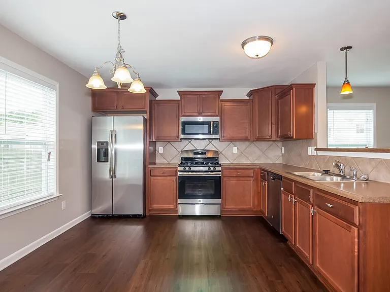 1334 Haestad Ct — Photo 8