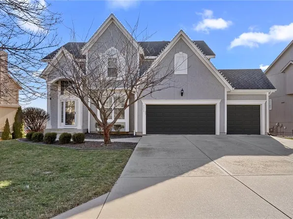 7715 W 144th Ter, Overland Park, KS 66223