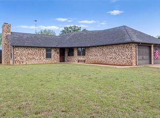 1901 Kristie Ln, Weatherford, OK 73096