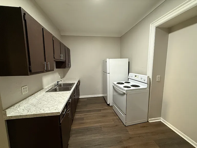 2295-2307 Ashland Ave #1 — Photo 3