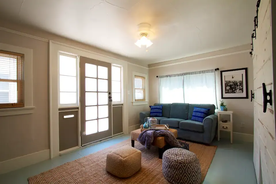 2 bed, 620 sqft, $3,495 — Photo 1