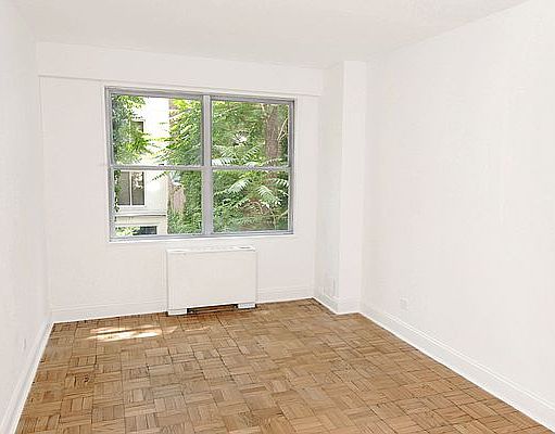 5th image of 230 E 79th St APT 2A