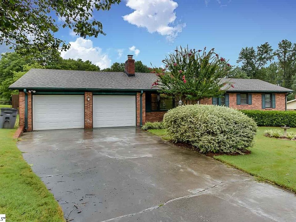 1st image of 120 Pennwood Ln