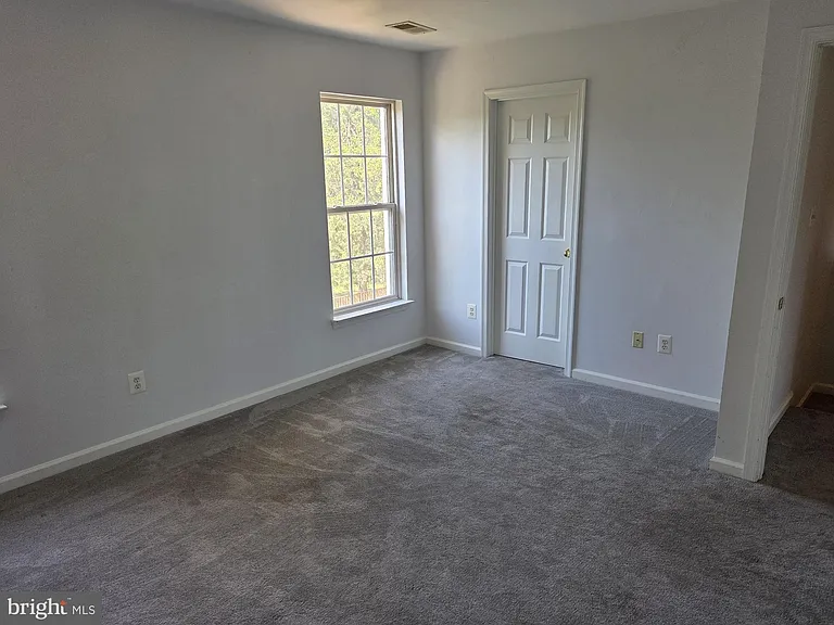 404 Pendleton Ln — Photo 12