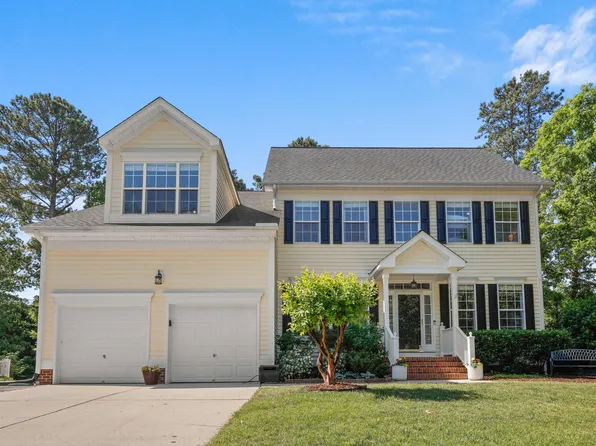 1202 Fairfax Woods Dr, Apex, NC 27502