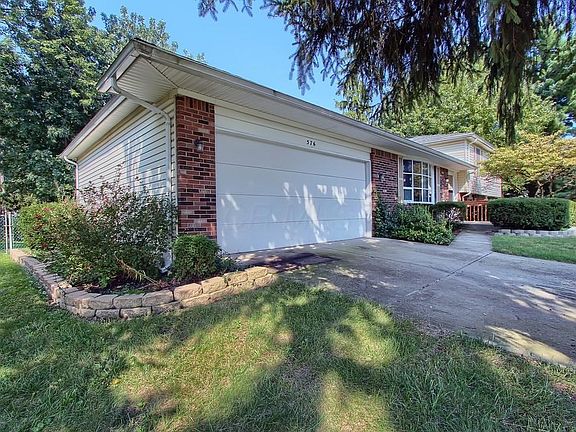 3rd image of 576 Dunoon Dr