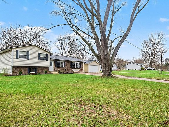 2nd image of 29893 Cardinal Ave