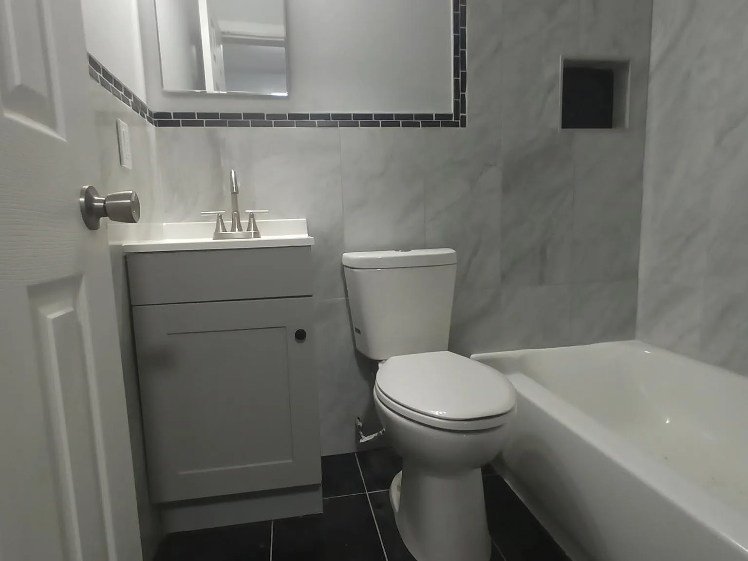 26 Caroline Ave — Photo 3