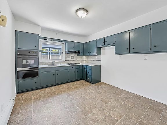 2nd image of 270 Boyd Ave Floor 2