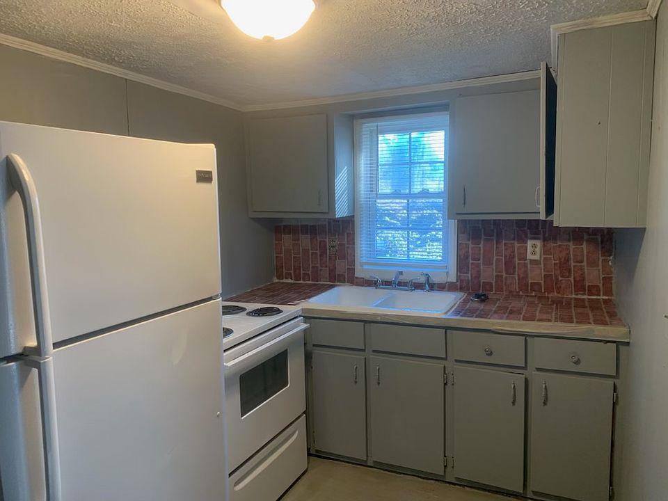 1st image of 619 Mount Vernon Ave