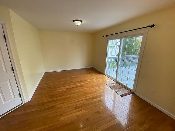 5th image of 593 Vista Dr