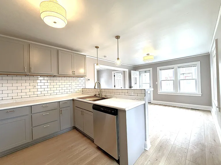 323 N 59th Street — Photo 3