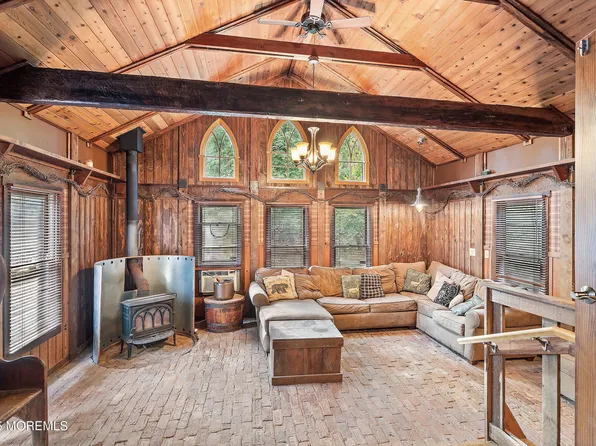 53 Hilltop Road, Howell, NJ 07731