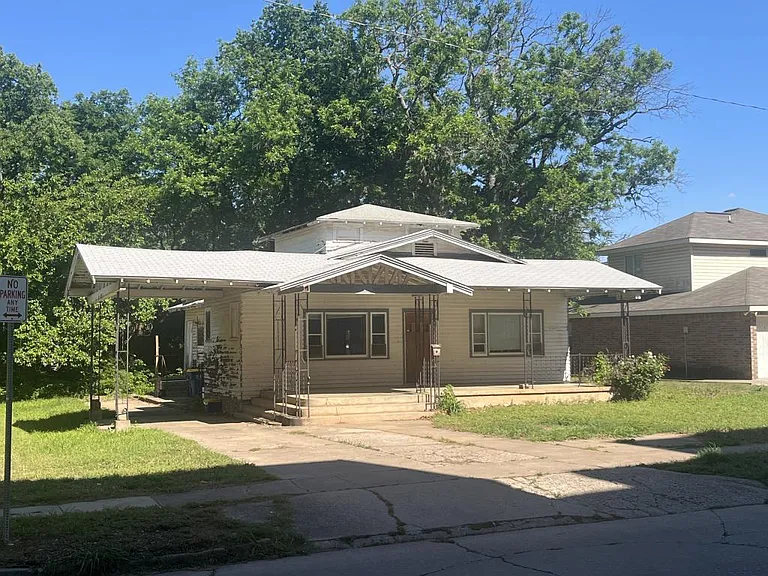 133 S Husband St — Photo 3