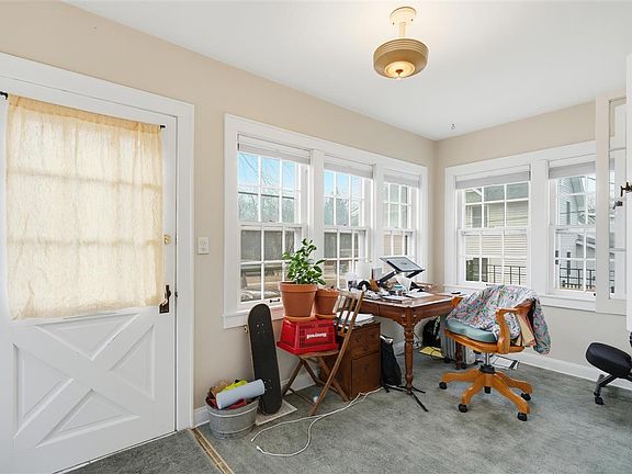 4th image of 841-843 S Summit St