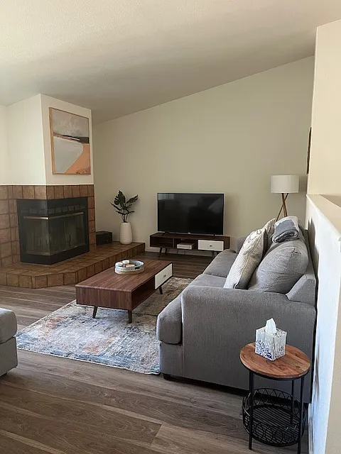 3 bed, 1500 sqft, $3,300 — Photo 3